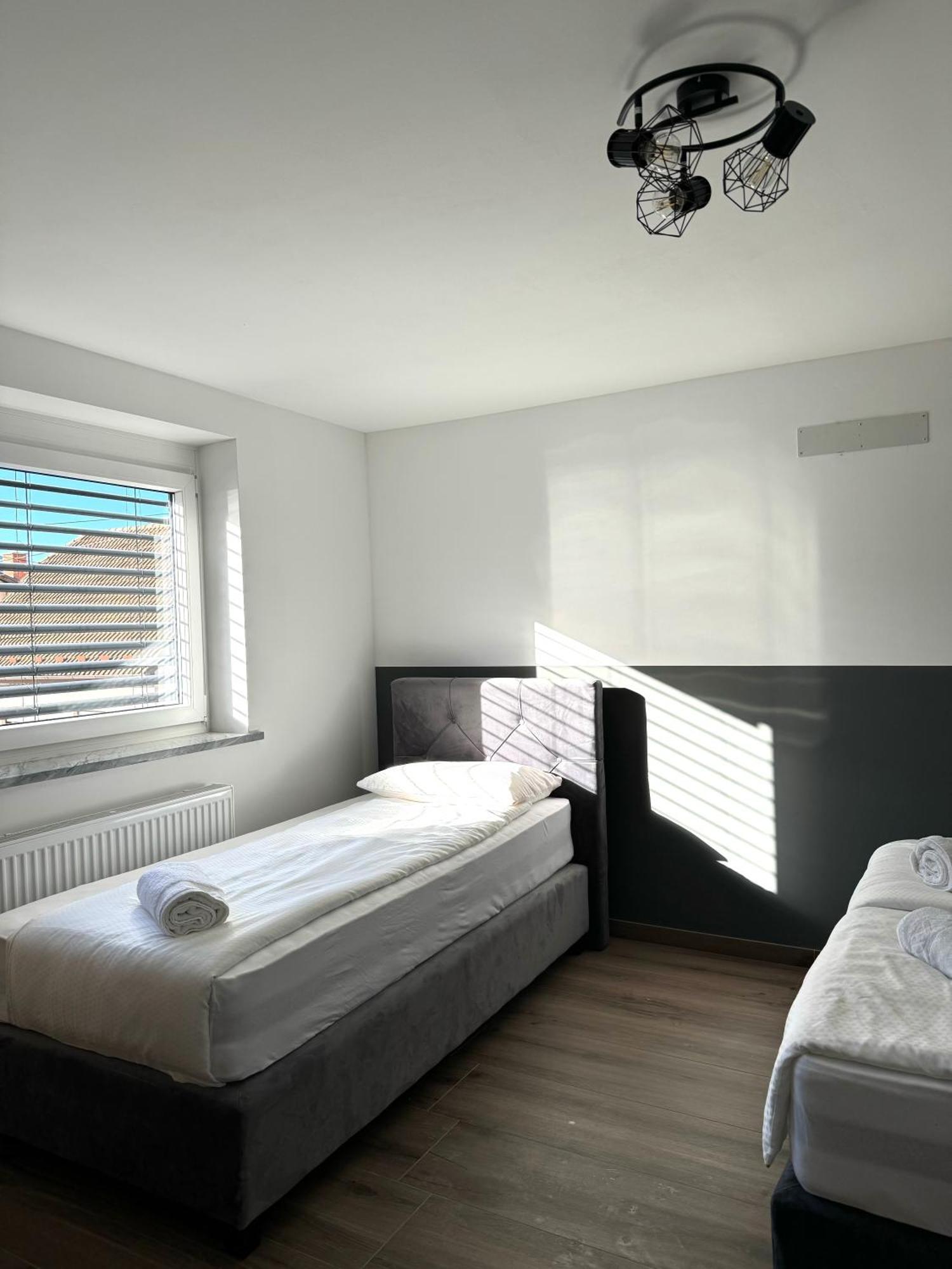 L&L Rooms Maribor Eksteriør bilde