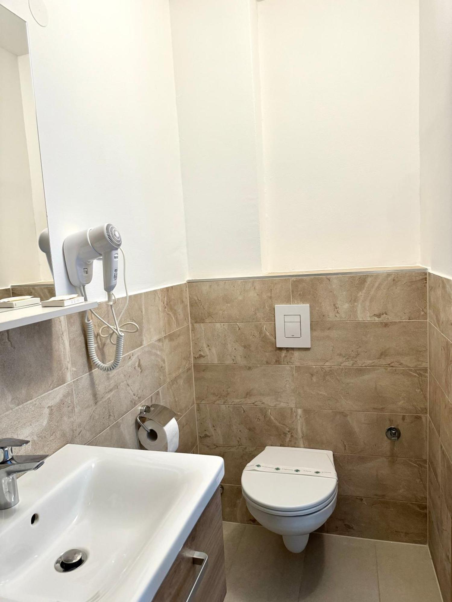 L&L Rooms Maribor Eksteriør bilde